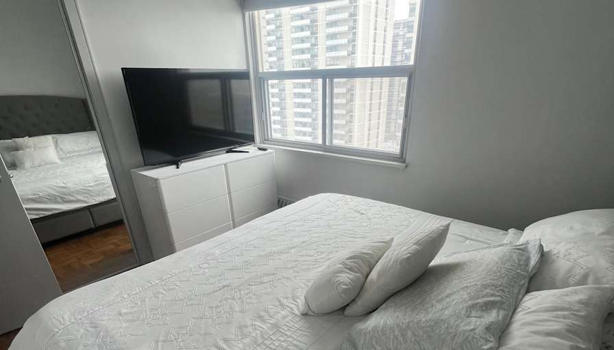 Dom Moya's room