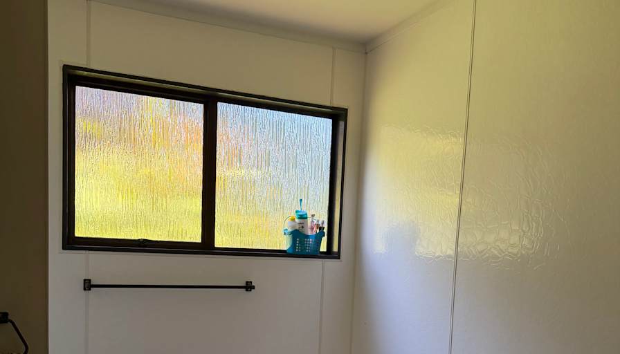 Thuluksiga Shanthinathan's room