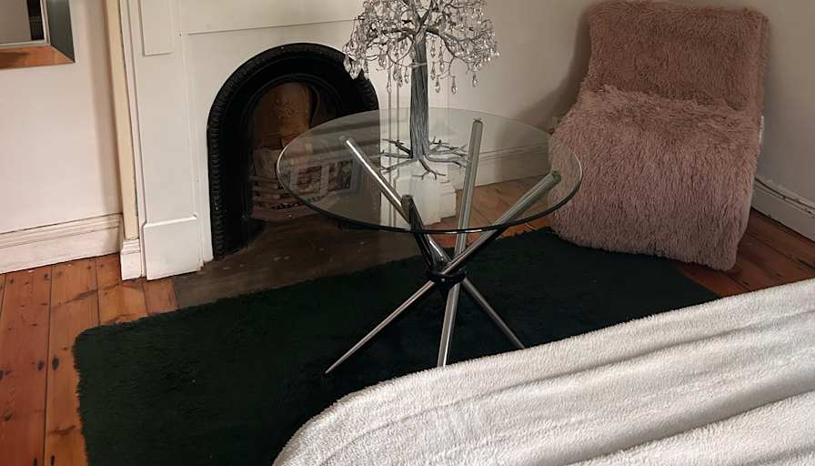 Vernon's room