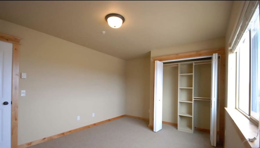 Oren Baker's room