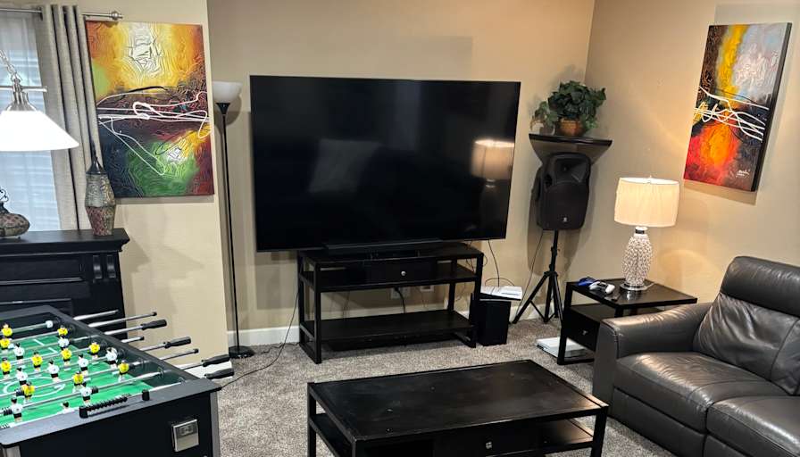 terry jones's room