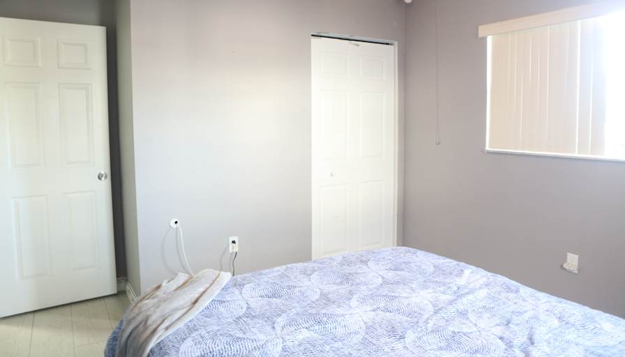 Isabella S.'s room