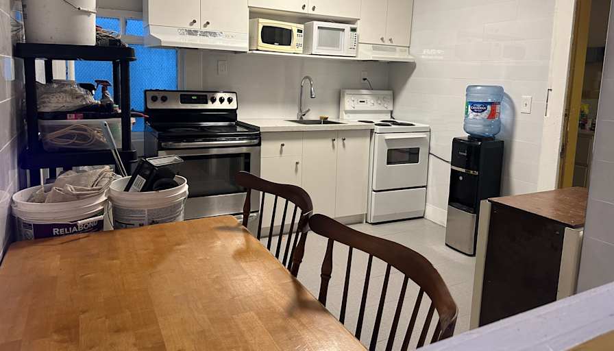 Vancouver Rentals's room