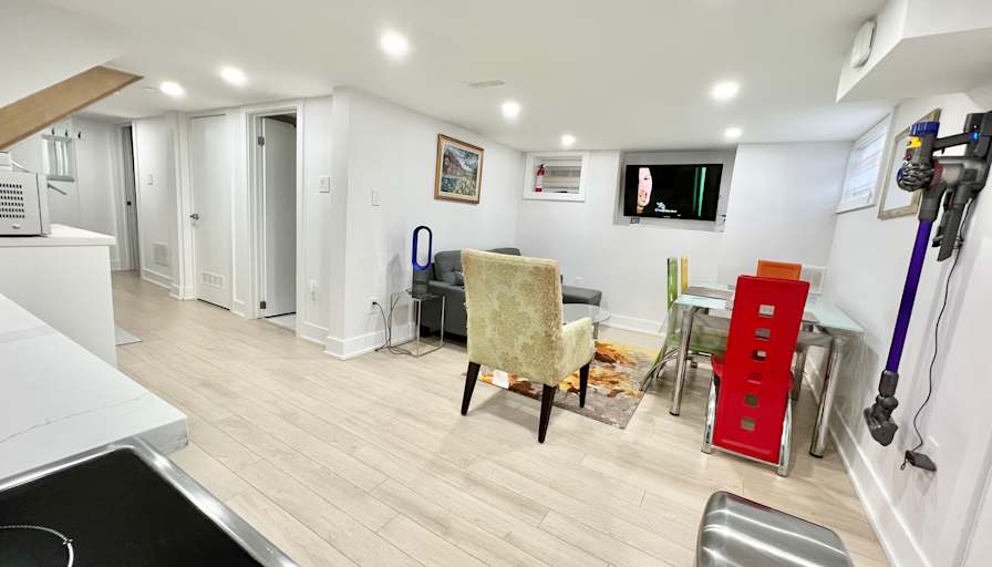 Mark Kay's room