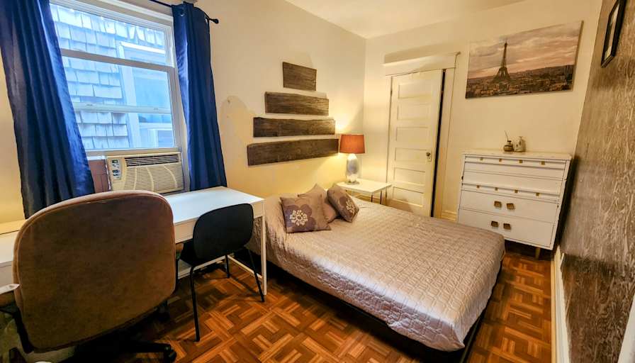 Laure's room