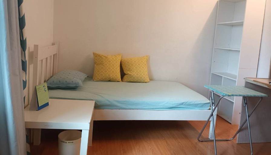 Lynn's room