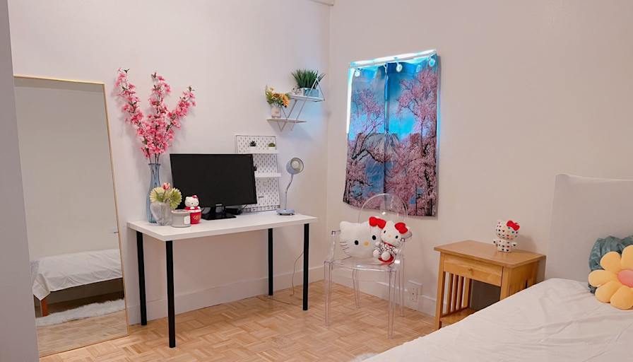 Suzie  Leung's room