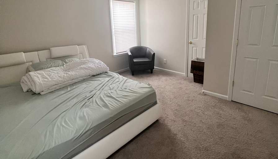 Lee's room