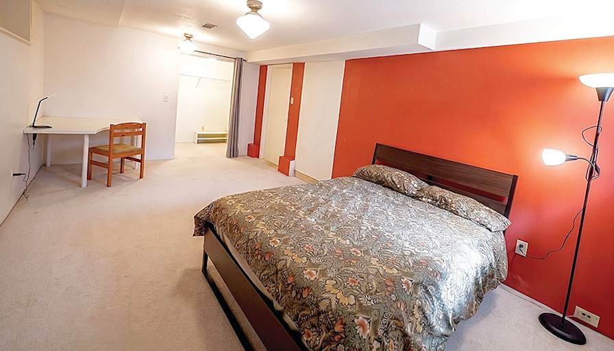 Hamid Reza's room