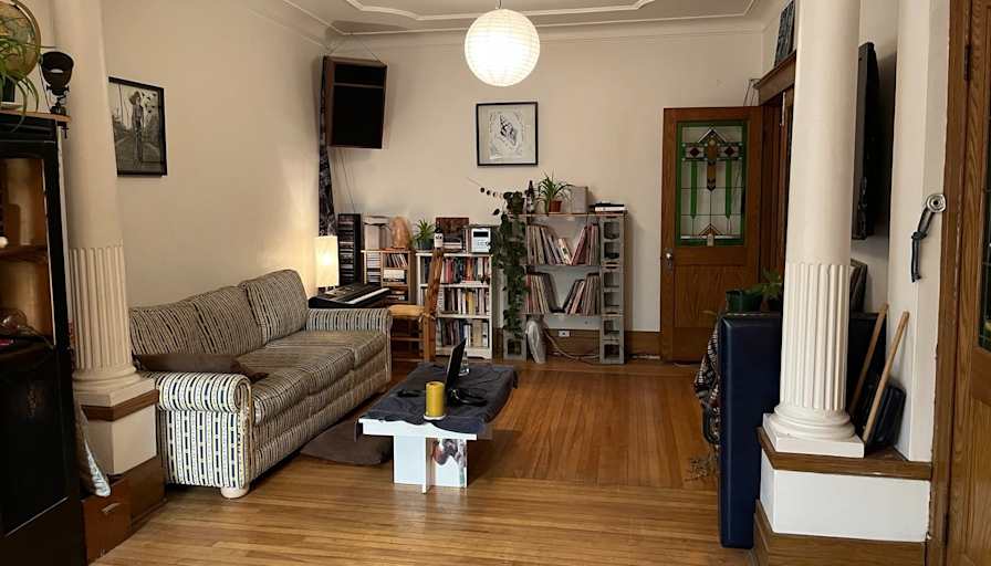Louis's room