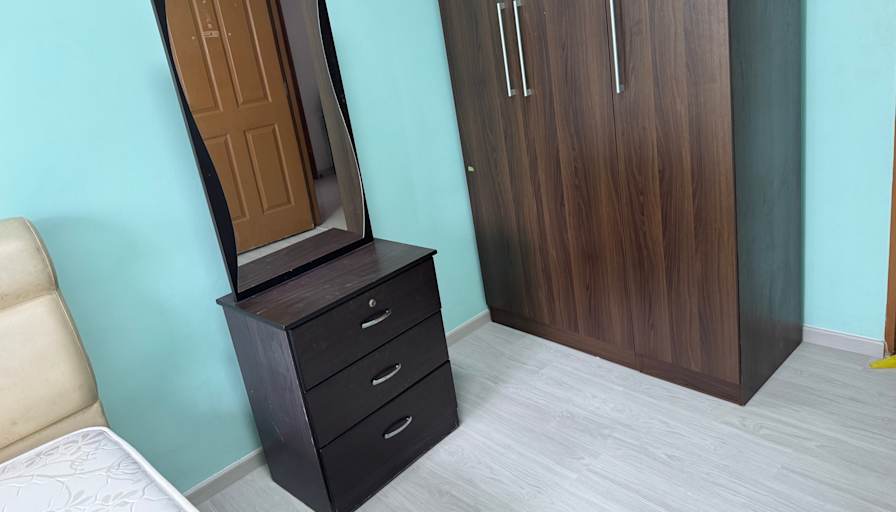 Muru's room