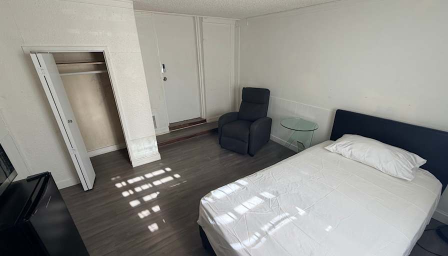 Sami's room