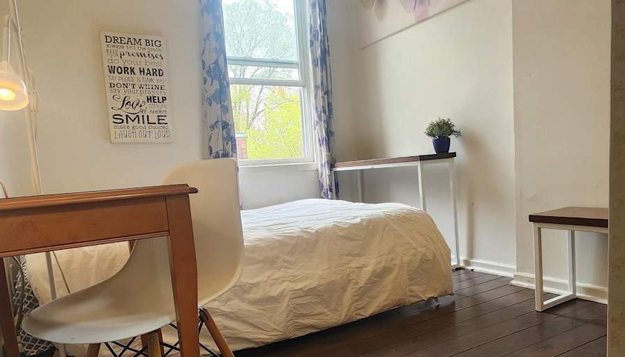 Laure's room