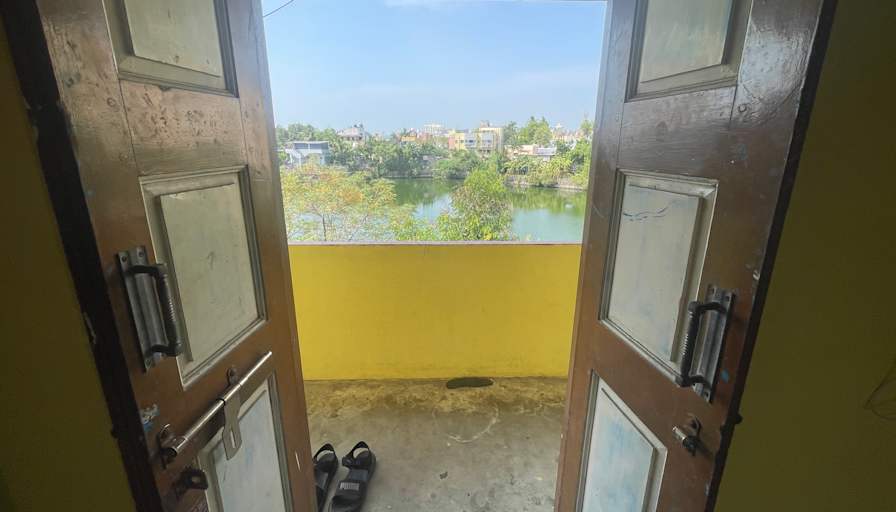 Logesh M's room