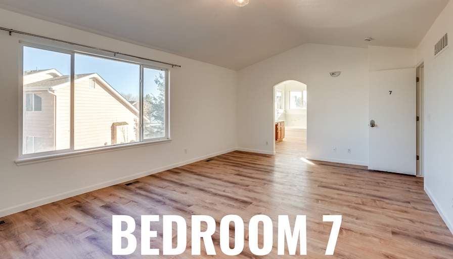 HomeCrew's room