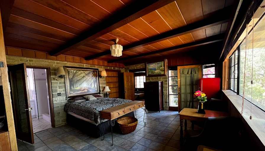 Jerry and Angie's room