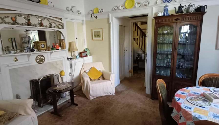 Sandro's room