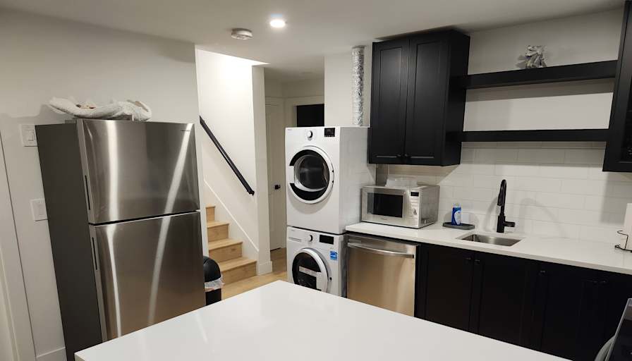 South Surrey - Grandview Heights's room