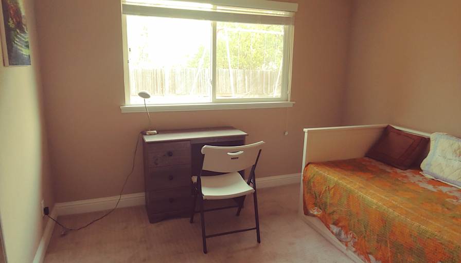 Anahid's room