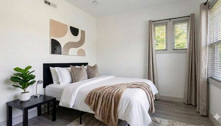 Private furnished room for rent's room