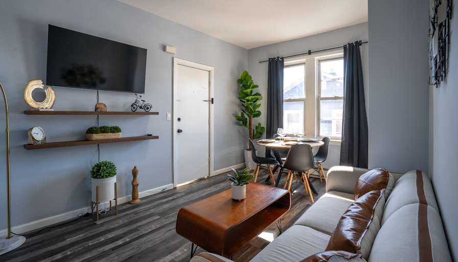 Lius Estate's room