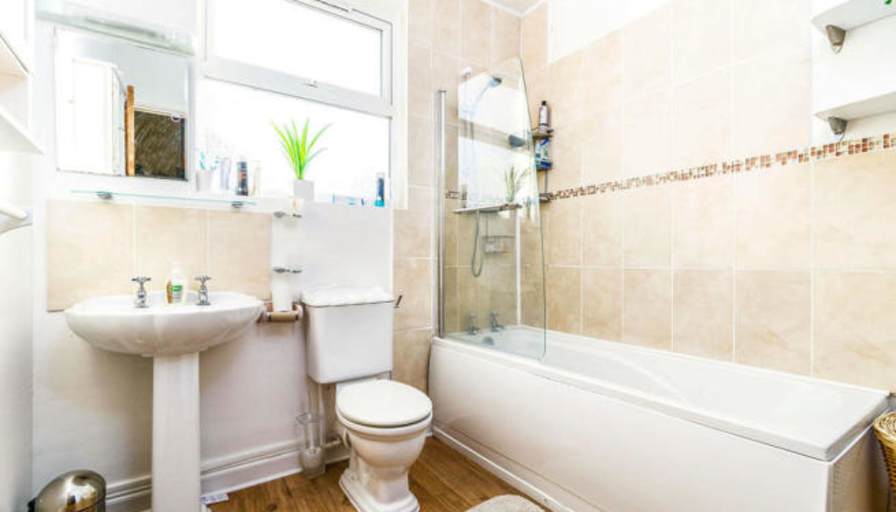 Elite Property Estates Ltd's room