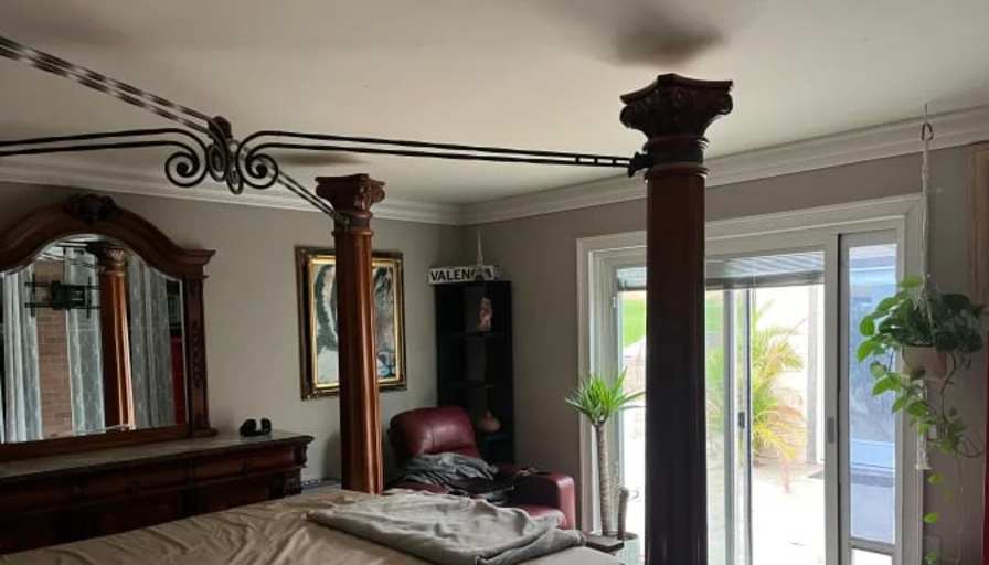 Josue's room