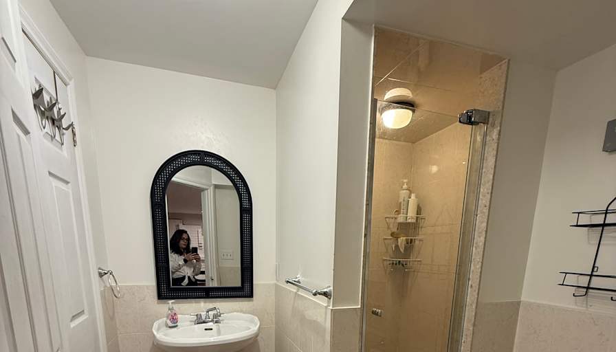 Mahnaz alibeiki's room