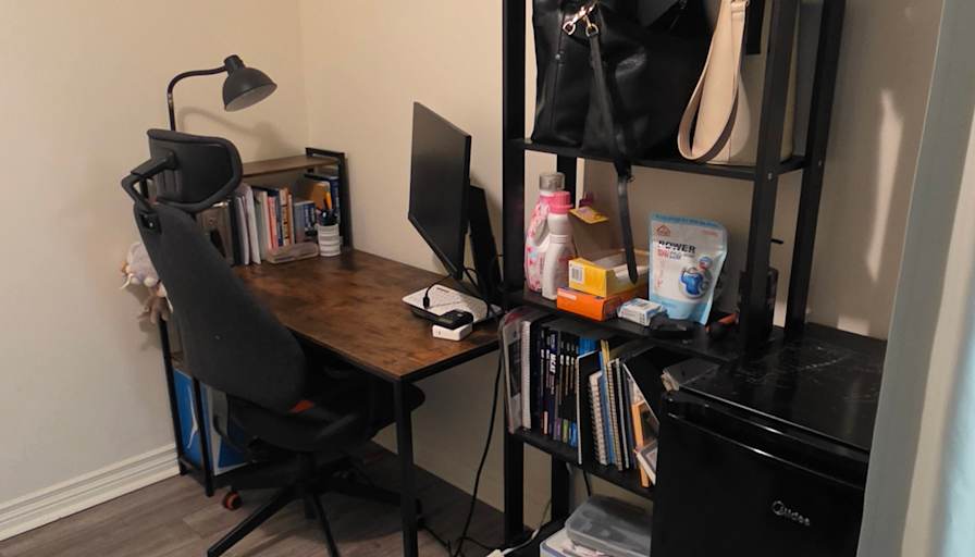Jisu's room