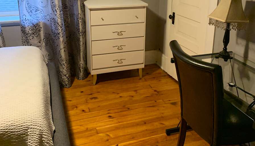 Karin Tubbs's room