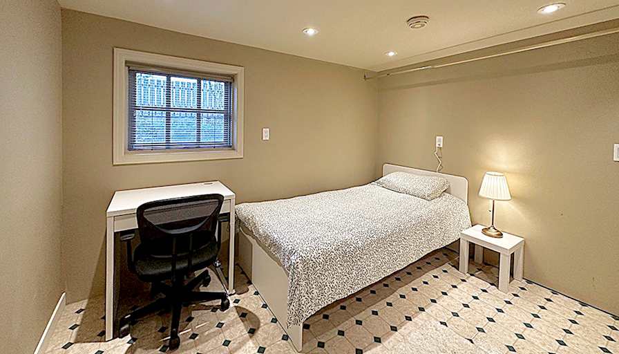 Shirin's room