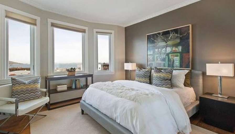 Leona's room