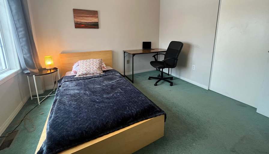 Vic's room
