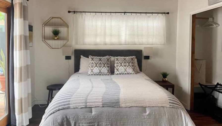 Private room  For Rent's room