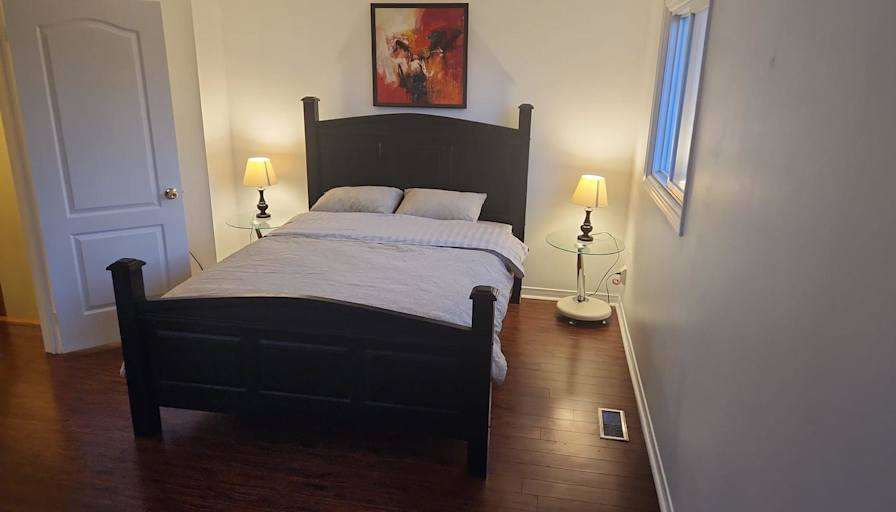 Arash's room
