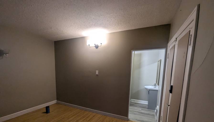Ken's room