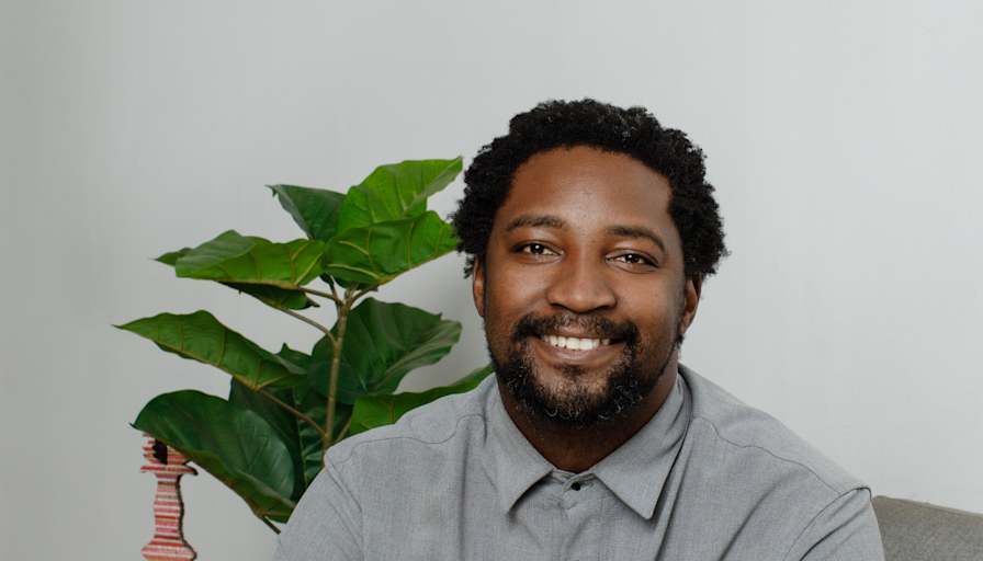 MR SABELO K MNUKWA