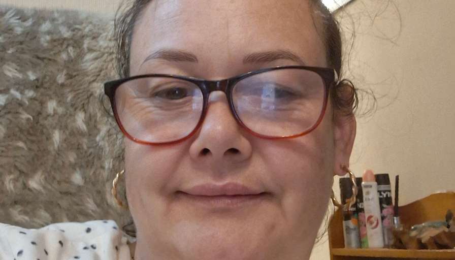 fleur holmes