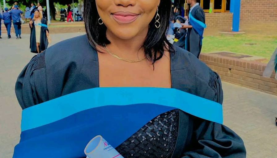 Nokubonga Mdlolo
