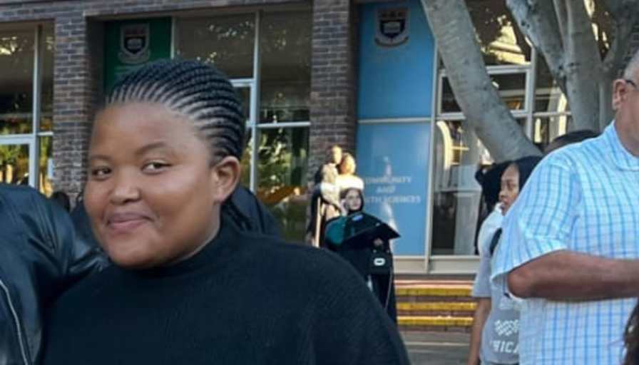 Lunathi Mofu