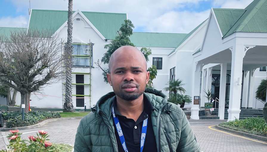 Lwandile Mhlabeni