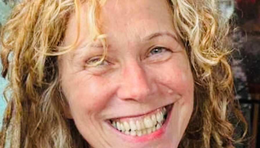 Christine Sherratt