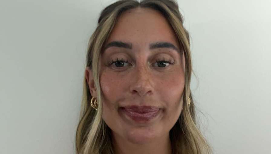 Mia