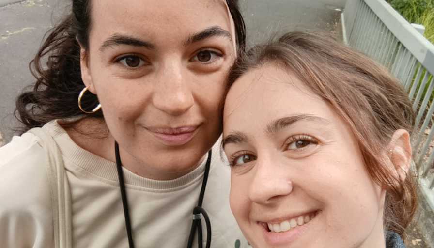María