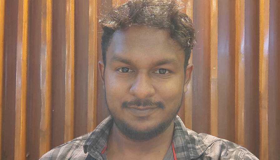 Mari Muthu