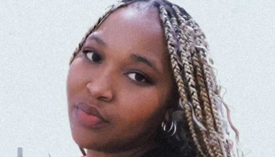 Akhona