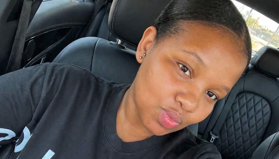 Namhla Mfunda