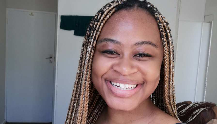 Nana Mhlophe