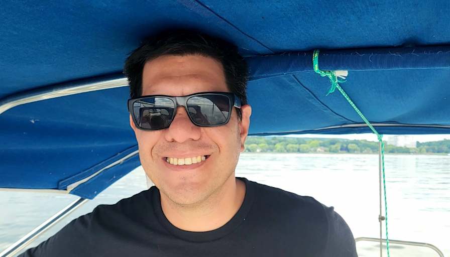 José