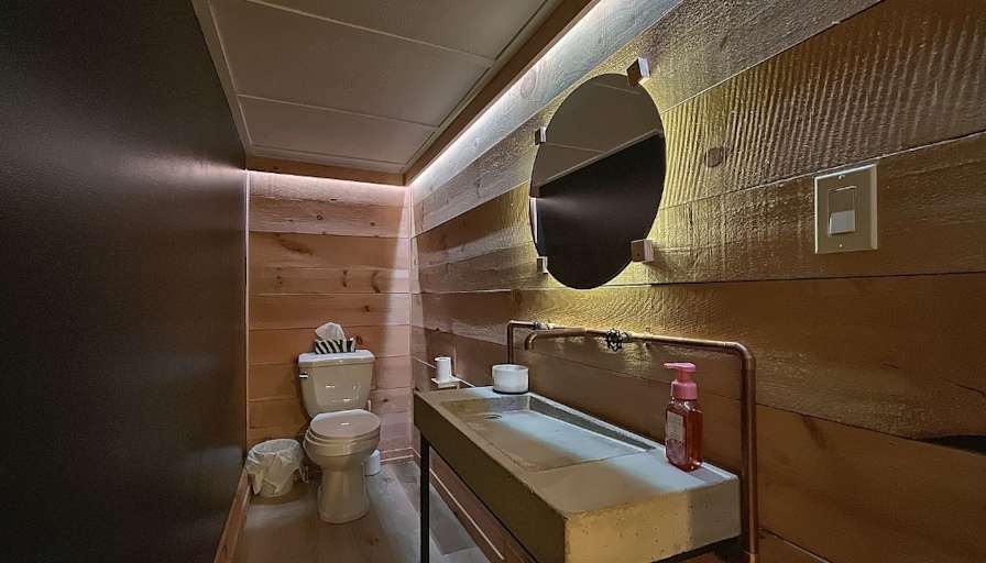 Shared furnished room with own bathroom in an apartment — photo 2